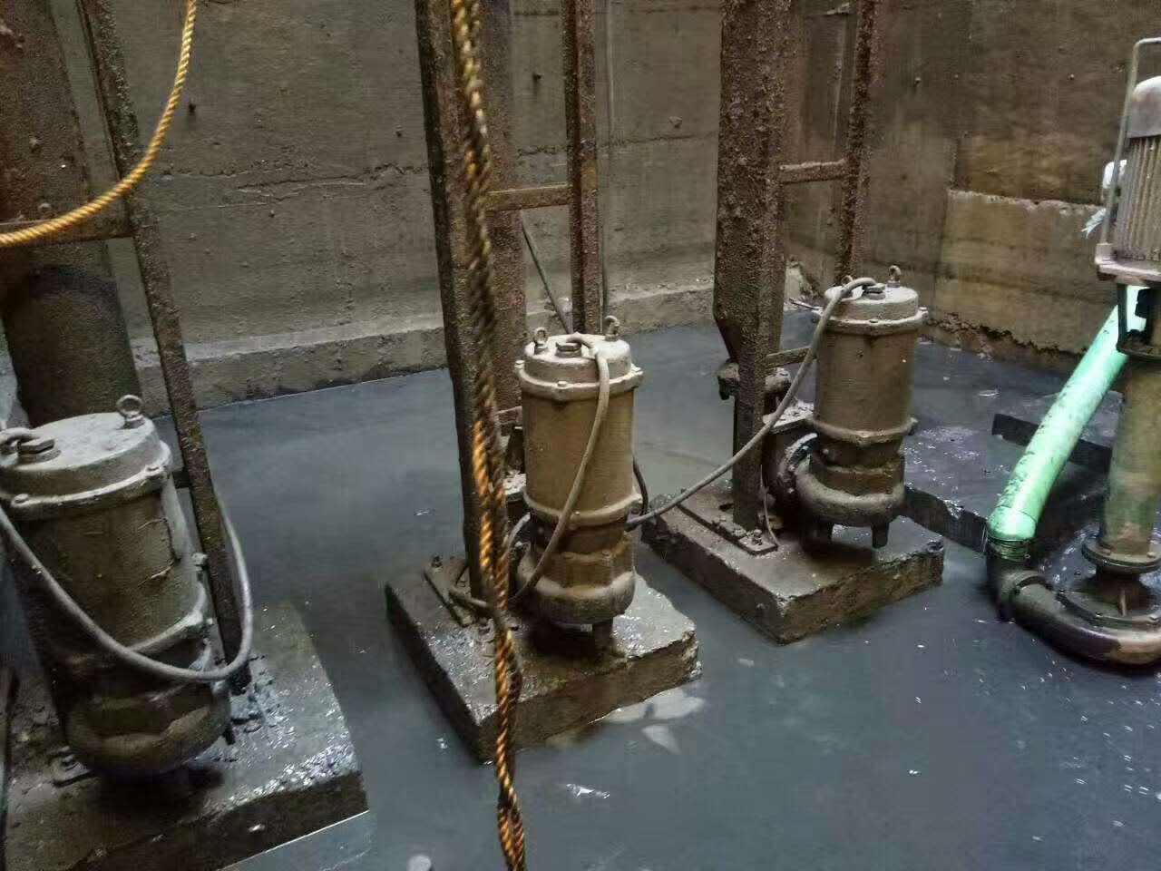 青云谱污水池清理