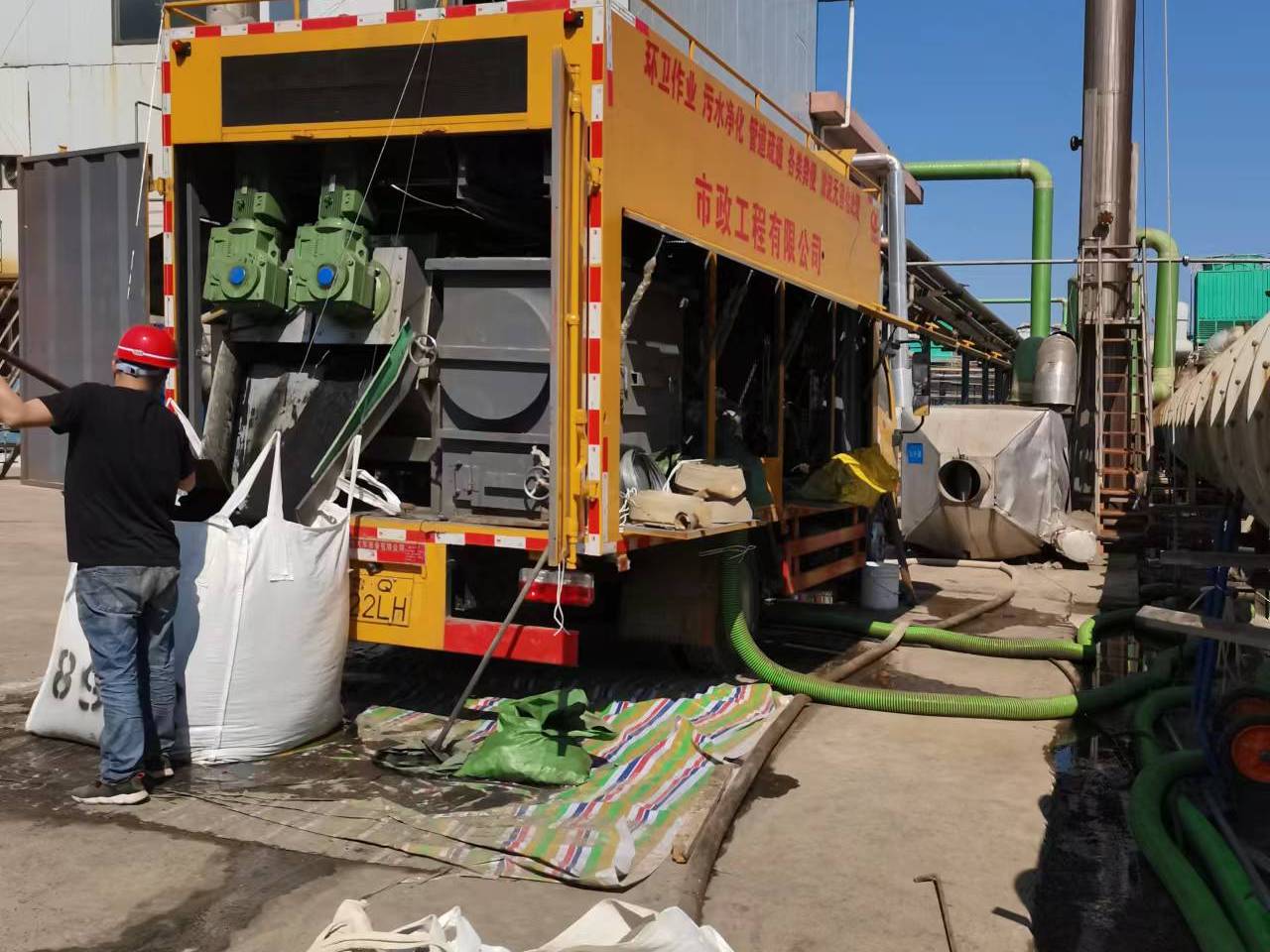 青云谱淤泥压干处理